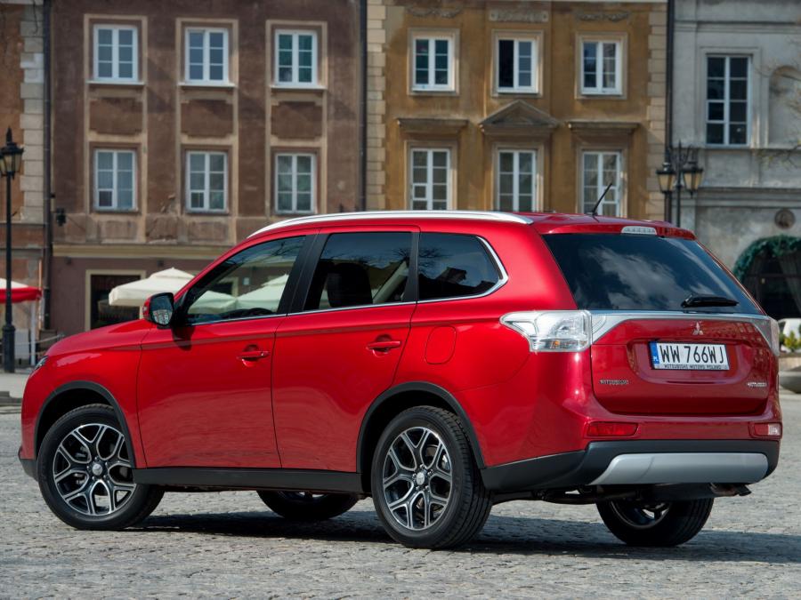  Mitsubishi Outlander 2014 года  (фото 125 из 136)